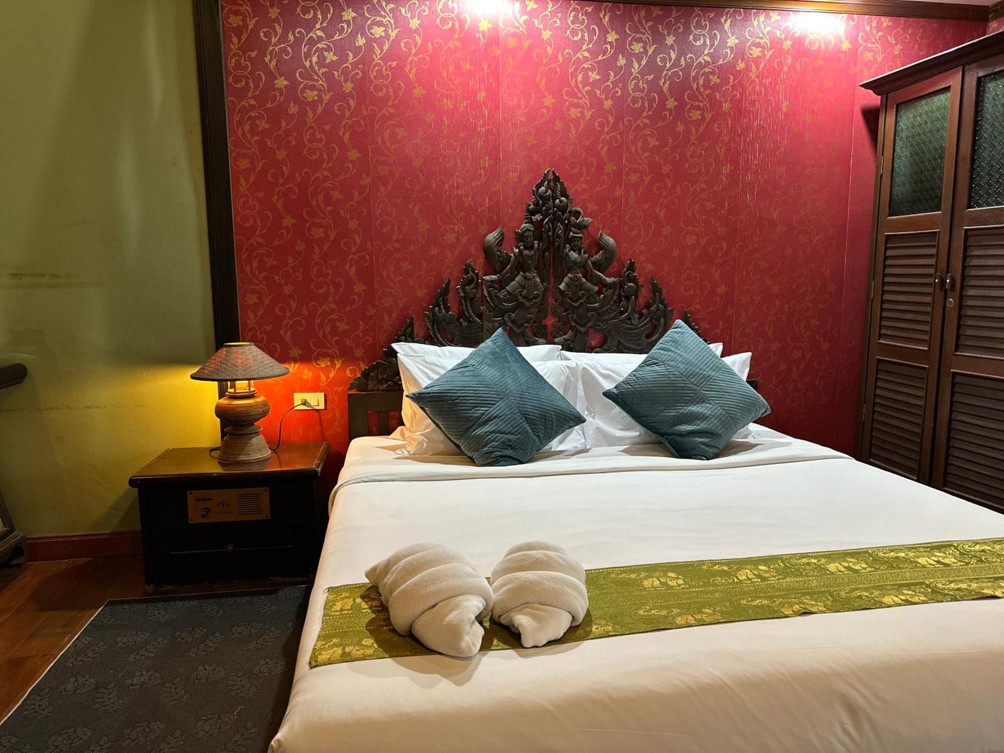 Tony'S Place Ayutthaya Esterno foto