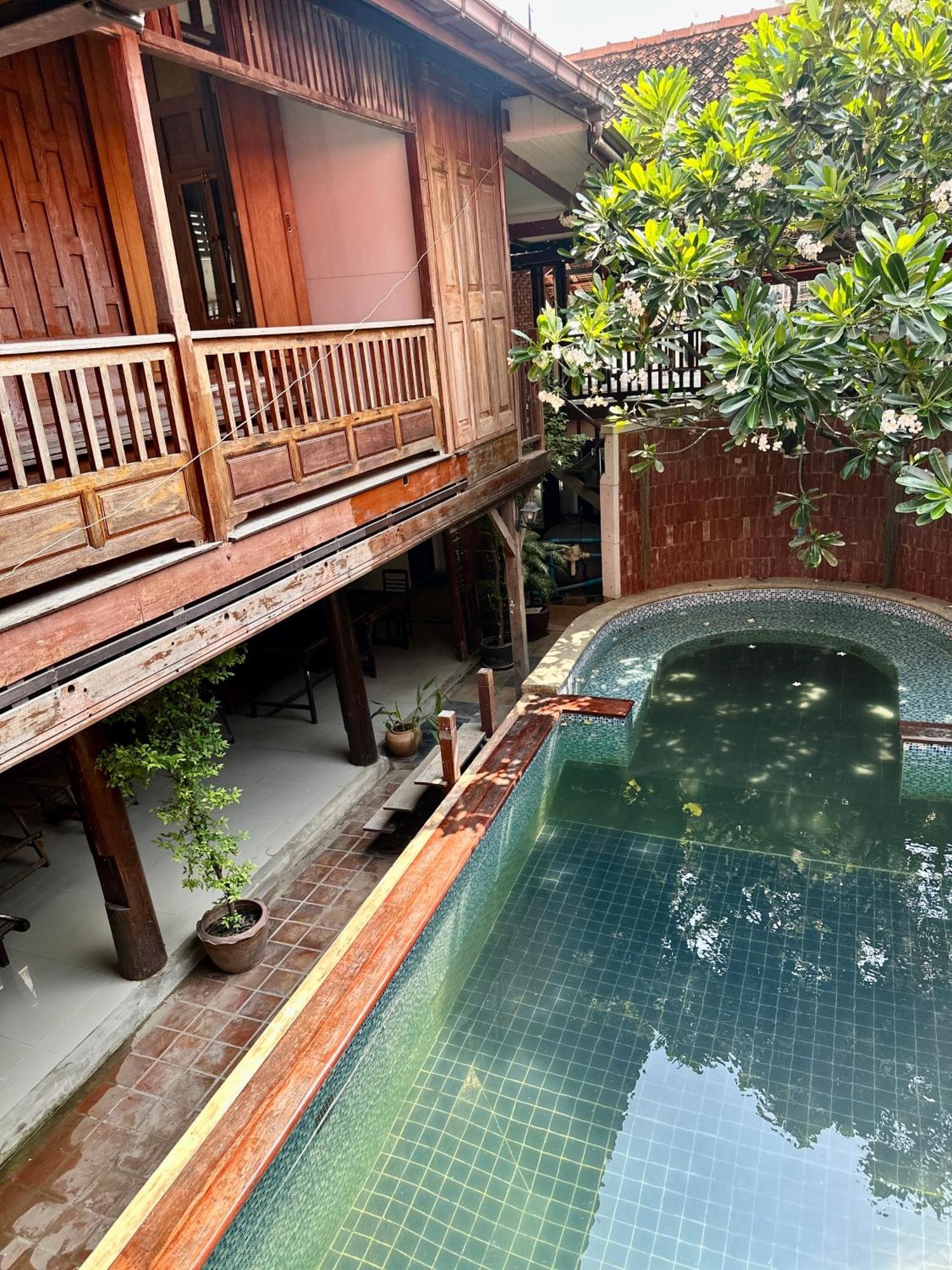 Tony'S Place Ayutthaya Esterno foto