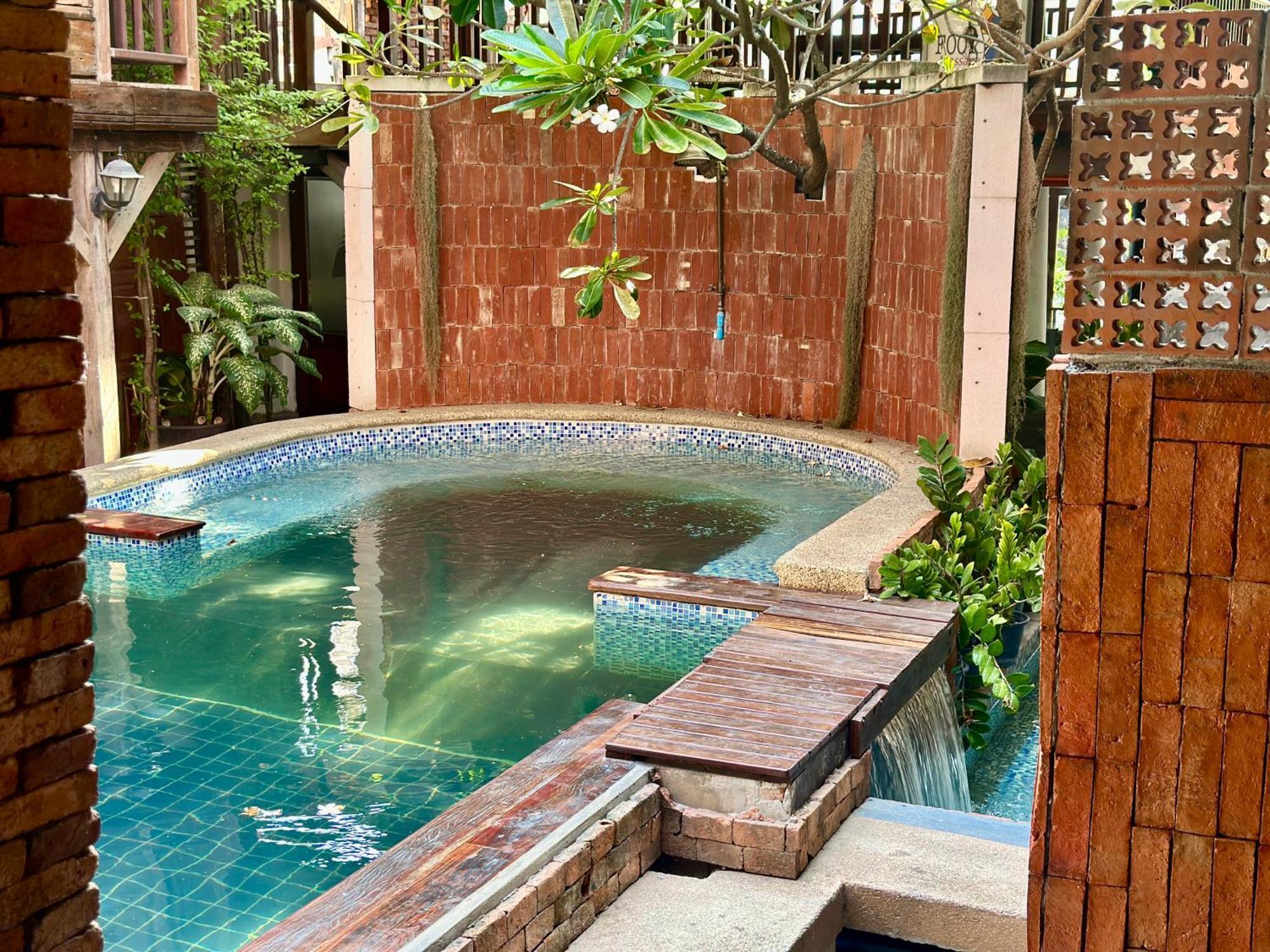 Tony'S Place Ayutthaya Esterno foto